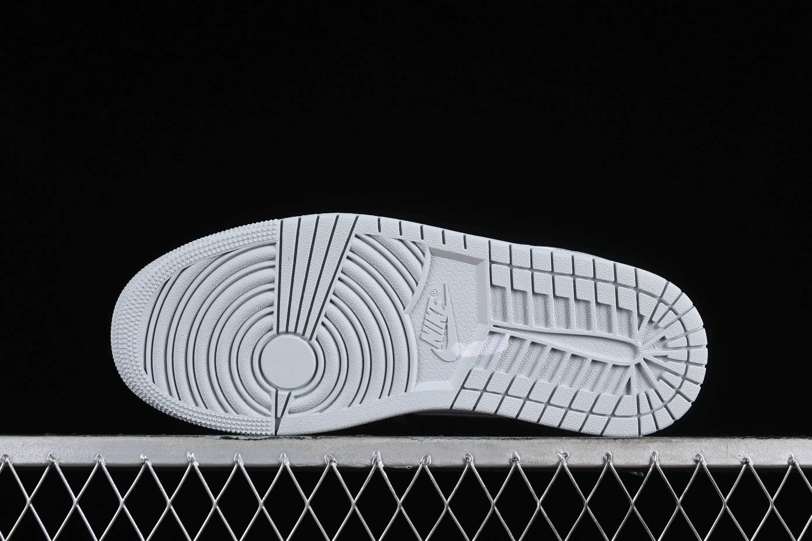 All categories Air Jordan Jordan series basketball shoes Air Jordan 1 Low Air Jordan 1 Low AJ1 Joe 1 white gray low-top cultural and leisure sports sneakers DC0774-106